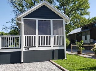 152 Drifting Brooke Ln, Flat Rock, NC 28731