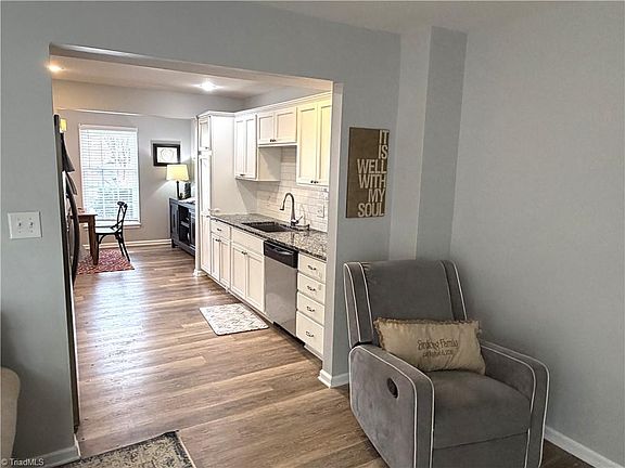 5th image of 2624 Saint Johns Pl