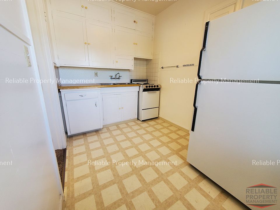 1st image of 525 Walnut St APT 39