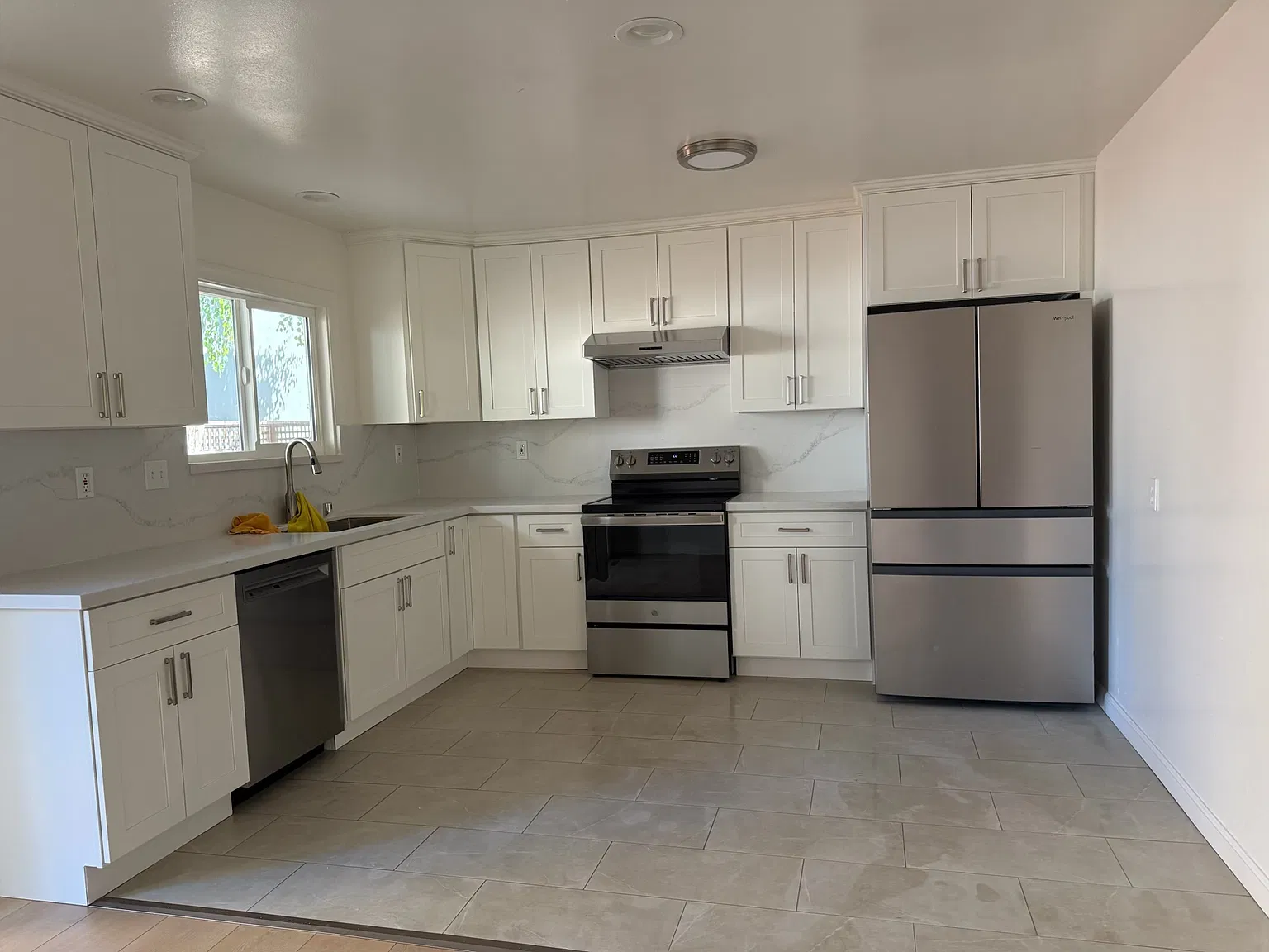 2 bed, 1000 sqft, $3,750 — Photo 1