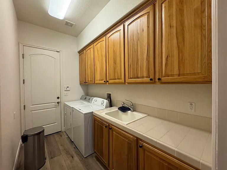 3111 Esmerelda Dr — Photo 30