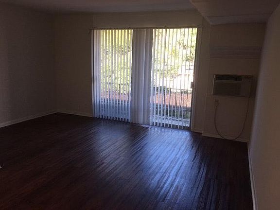 2nd image of 547 Heights Blvd APT 16