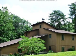 5001 Dempsey Dr, Cross Lanes, WV