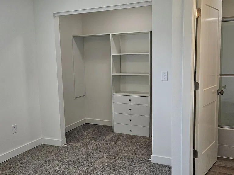 421 S McKinnon Rd — Photo 34