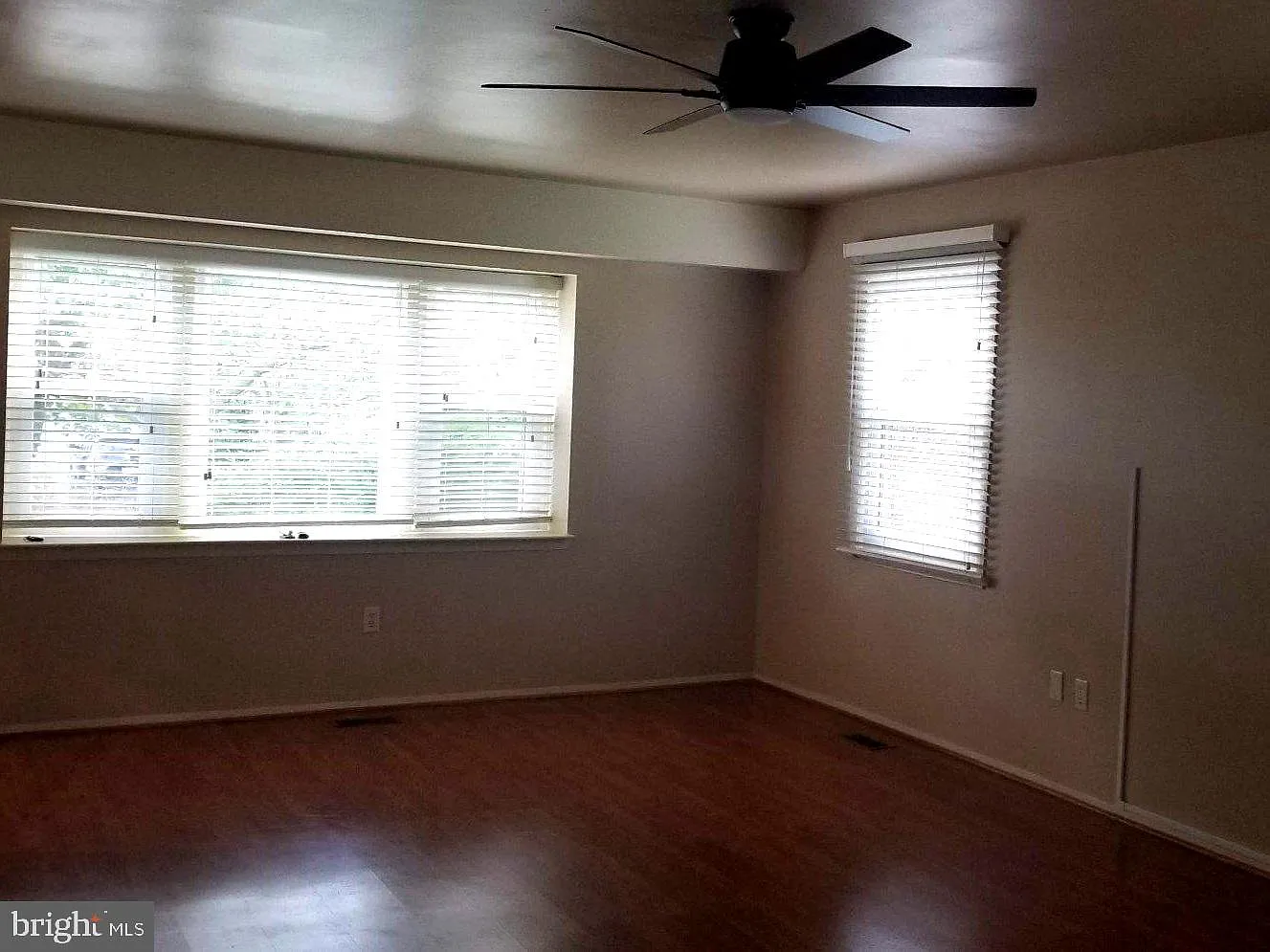 4 bed, 2.5 bath, 2231 sqft, $3,900 — Photo 3