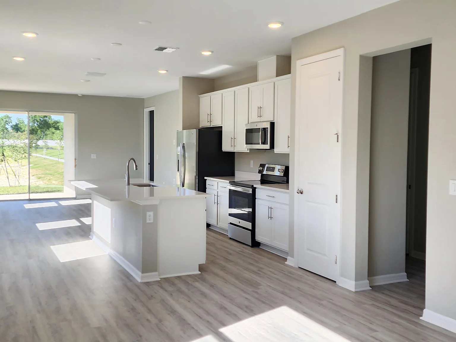 3 bed, 1707 sqft, $2,050 — Photo 3