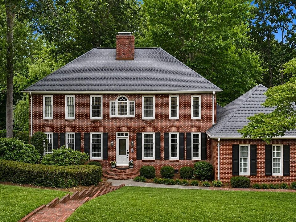 1st image of 2221 Weybridge Dr