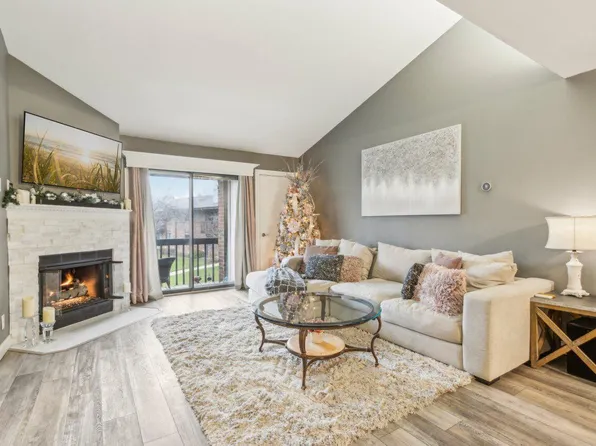 358 Park Hill DRIVE #H, Pewaukee, WI 53072