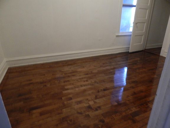 3rd image of 2320 W Eastwood Ave #1