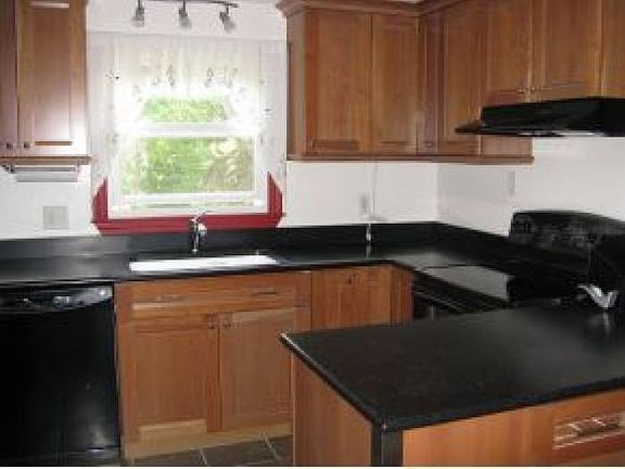 Updated Cabinets/Counters