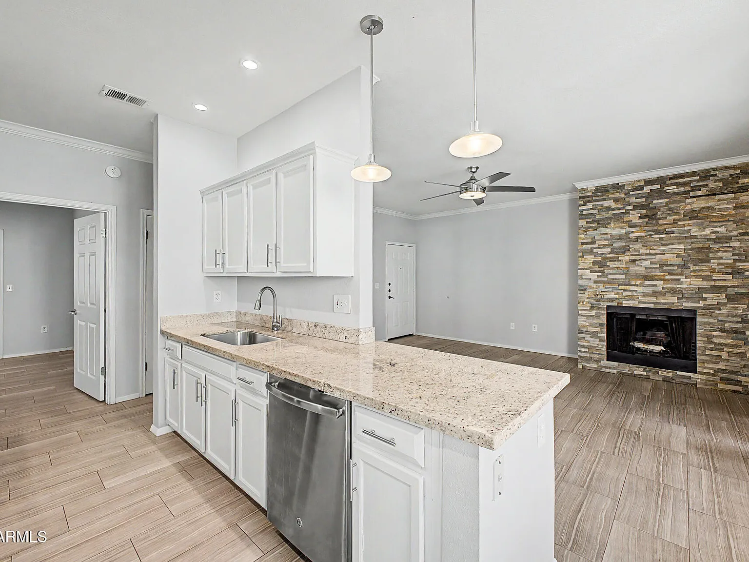 2 bed, 2.0 bath, 1158 sqft, $2,320 — Photo 1