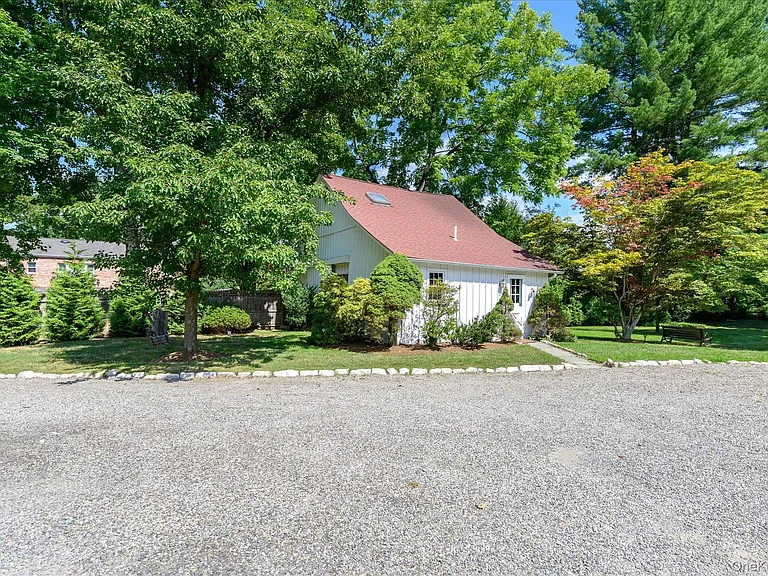 459 Old Post Rd — Photo 22