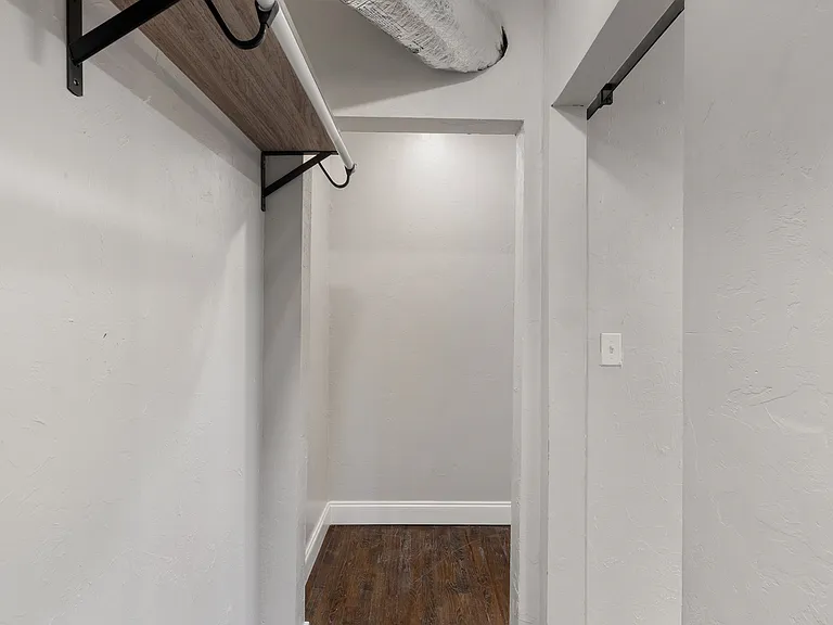 426 NW 25th St #4 — Photo 11