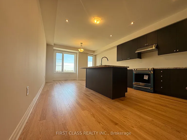 533 Vine Cliff Blvd — Photo 3