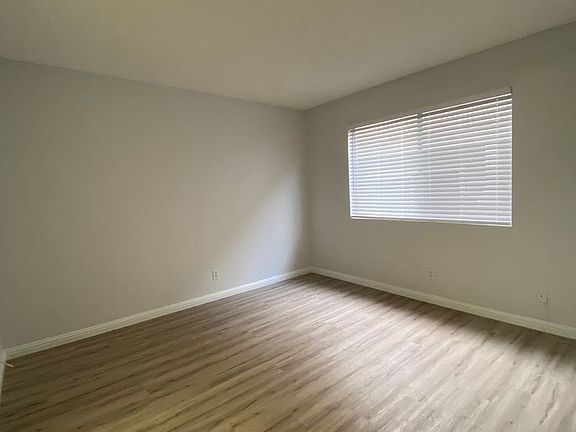 5th image of 1061 Grand Ave #202