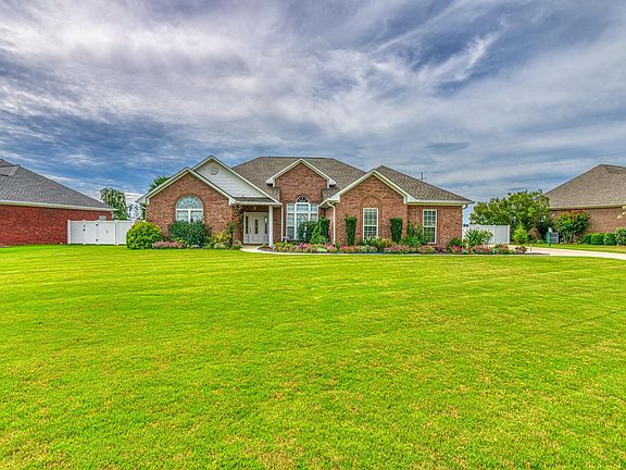 3rd image of 210 Plantation Springs Dr