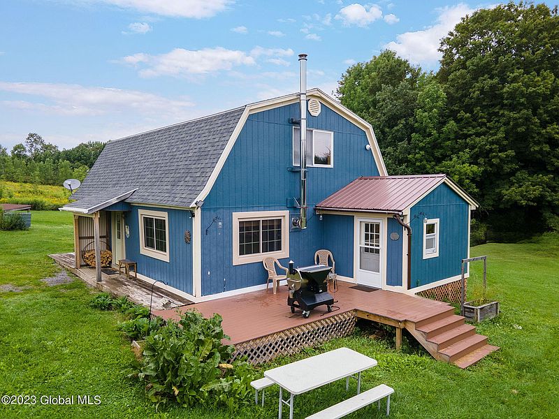 3rd image of 684 Baldwin Road