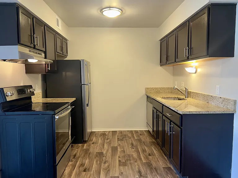 Dover Hills Apartments — Photo 56