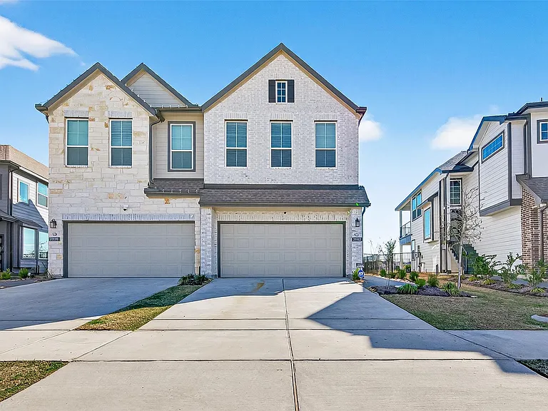 21163 Medina River Dr — Photo 31