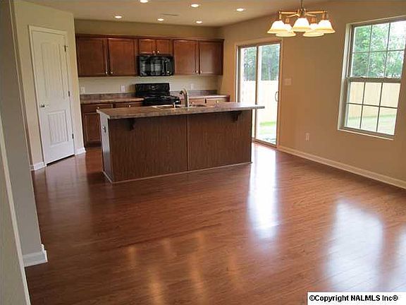 3rd image of 2414 Belltown Dr SW