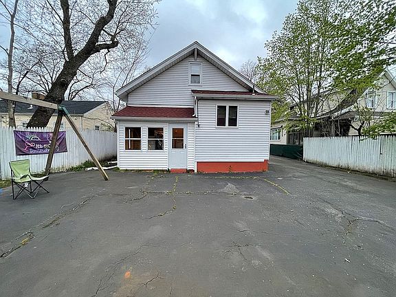 4th image of 34 Wright Ave