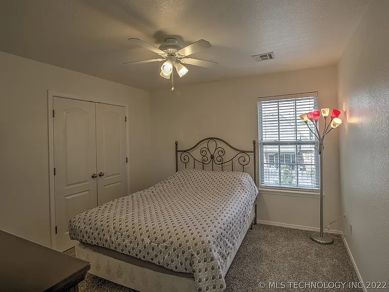 2422 S Redwood Pl — Photo 32