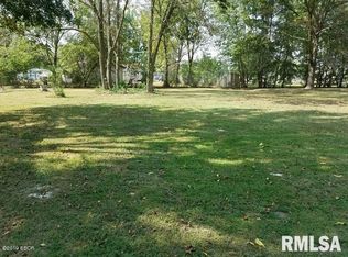 403 Orchard Ave, Ina, IL 62846