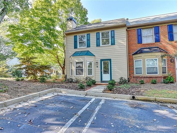 3rd image of 122 Teal Ct