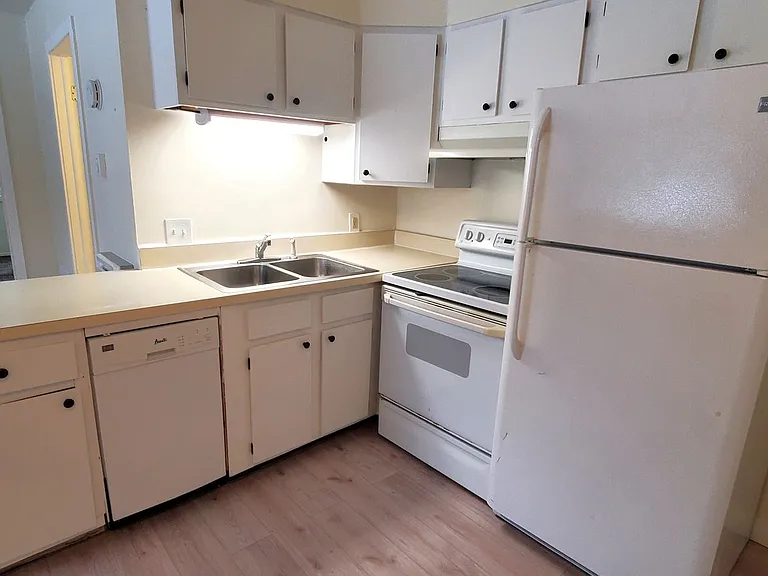 2500 Holiday Rd — Photo 2
