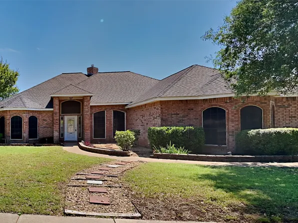 3016 Coventry Ln, Waxahachie, TX 75165