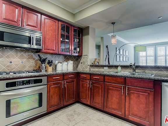 3rd image of 4237 N Longridge Ave #202