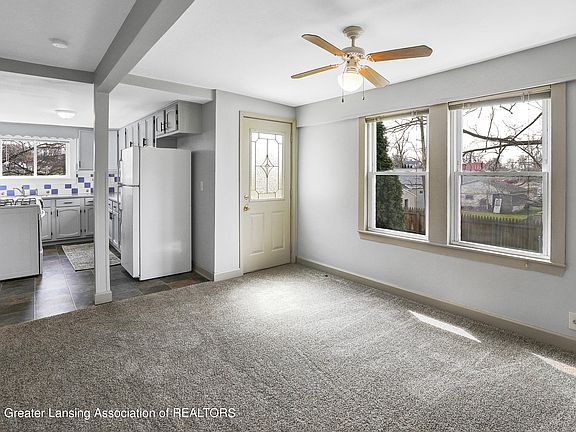 4th image of 216 N Laing St