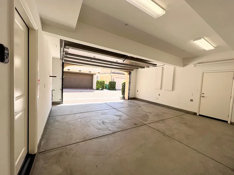 71 Decker — Photo 23