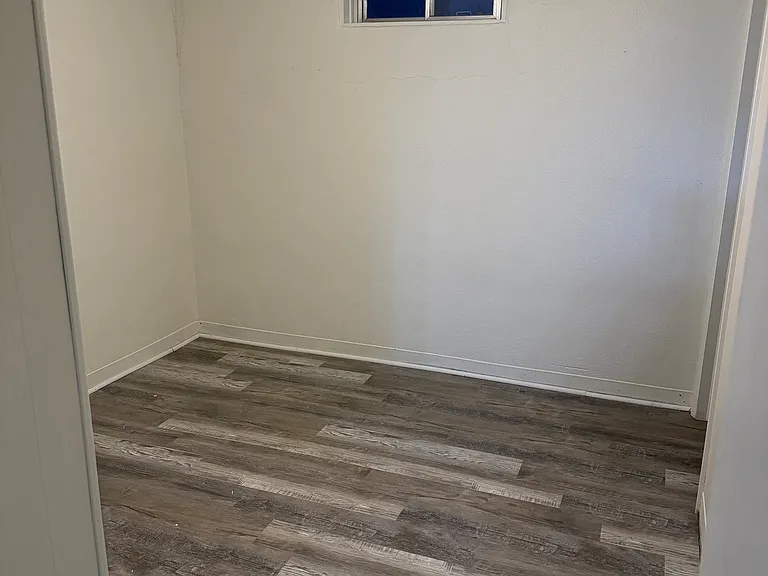 3212 Hollybrook Ln — Photo 16