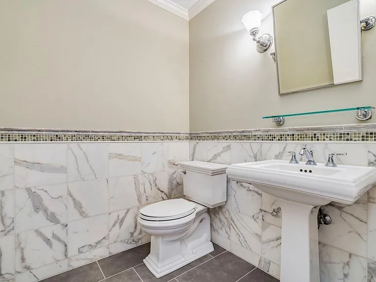 404 Almarion Dr — Photo 13