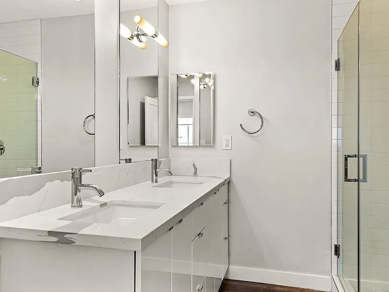 927 N San Vicente Blvd — Photo 9