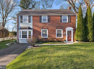 61 S Greenhill Rd, Broomall, PA 19008