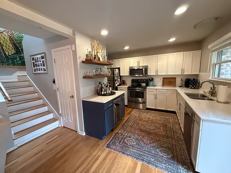 940 Gale Ln #129 — Photo 5
