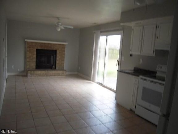 2nd image of 1691 Cassell St