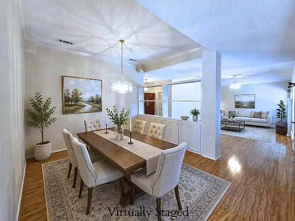 4th image of 2517 Castleford Rd
