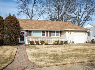 1847 Gardenia Ave, Merrick, NY 11566