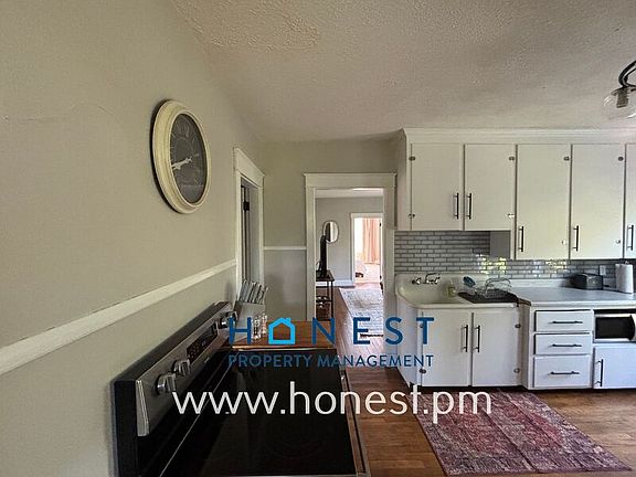 2nd image of 120 College St Unit 3