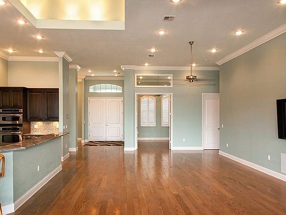 5th image of 28 Harbor Ln