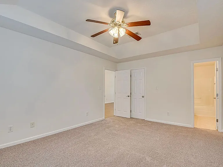 307 Brock Ln — Photo 5