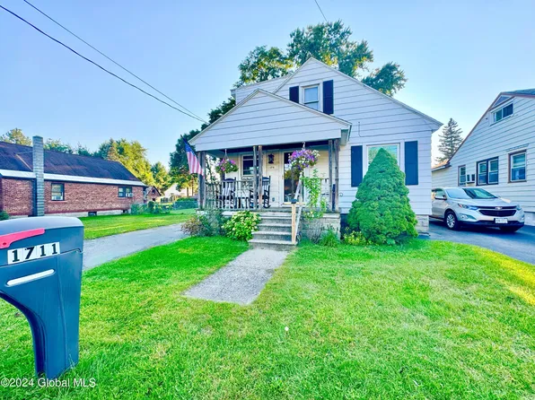 1711 Suffolk Avenue, Schenectady, NY 12303