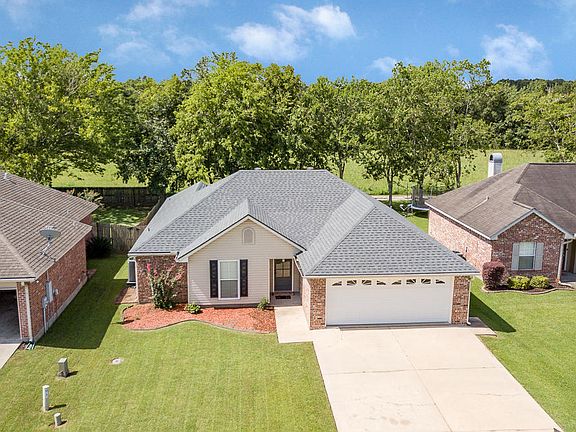 2nd image of 205 Wildflower Ln
