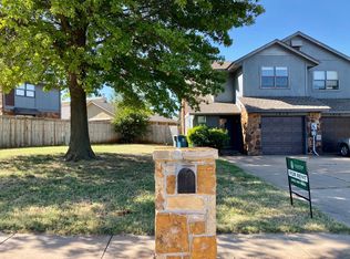 1012 Pruett Dr, Edmond, OK 73003