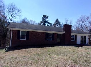 282 Fisher St, Lexington, NC 27292