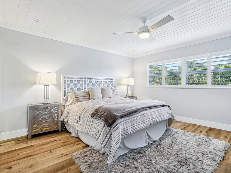 200 E Royal Palm Rd — Photo 20