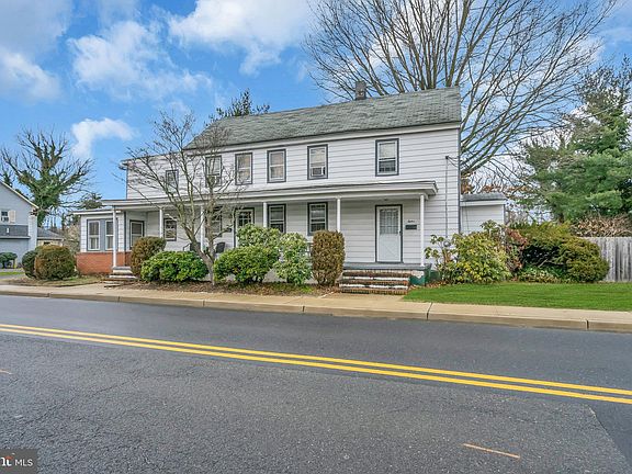3rd image of 10 Lakewood Rd